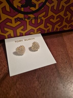 Tory Burch Gold Pearl Heart Cluster Stud Earrings